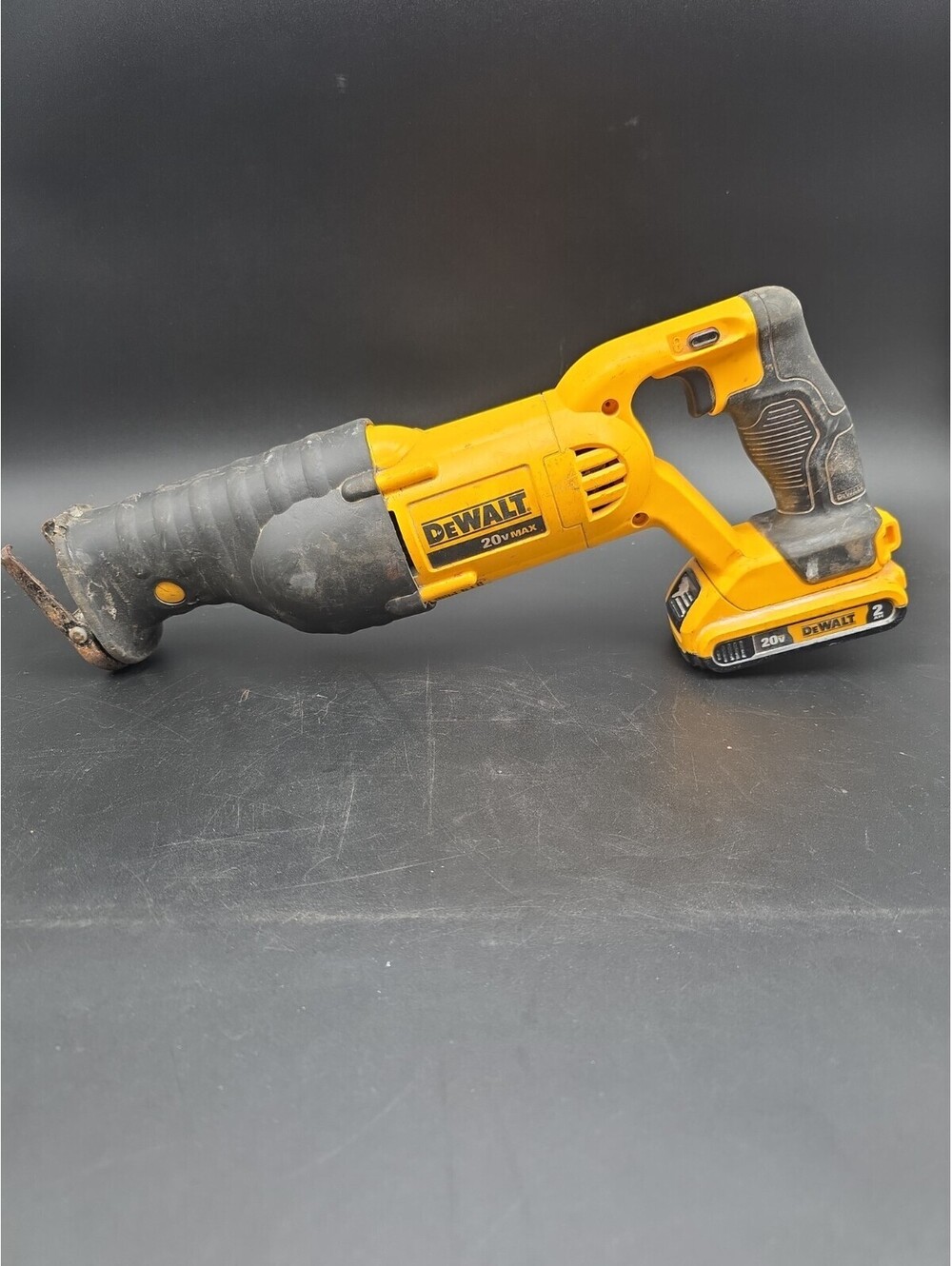 Dewalt DCS380 20V Max Cordless Reciprocating Saw Tool W/ Battery